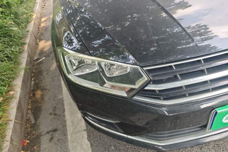 Used Volkswagen Bora 2017 1.6L Automatic Comfort Model Right Front Headlight