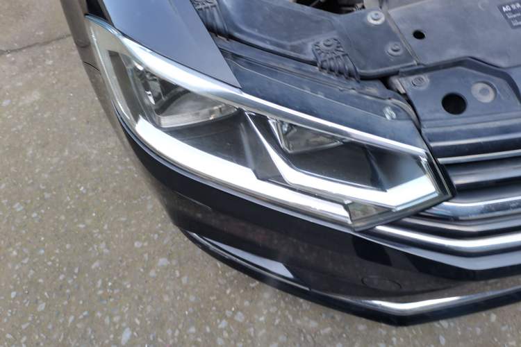 Used Volkswagen Bora 2017 1.6L Automatic Comfort Model Right Front Headlight