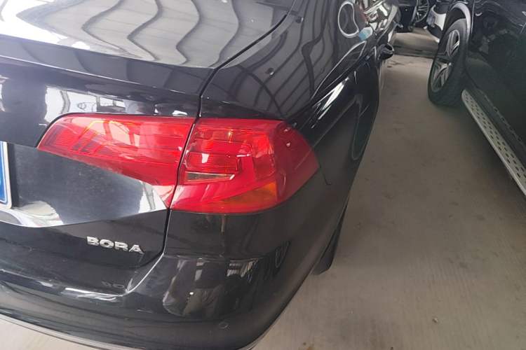 Used Volkswagen Bora 2017 1.6L Manual Comfort Model Right Rear Taillight
