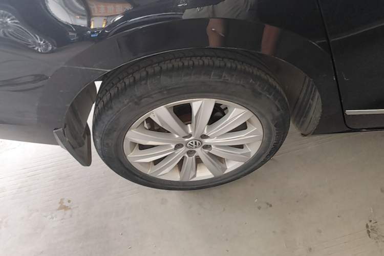 Used Volkswagen Bora 2017 1.6L Manual Comfort Model Right Rear Wheel Hub