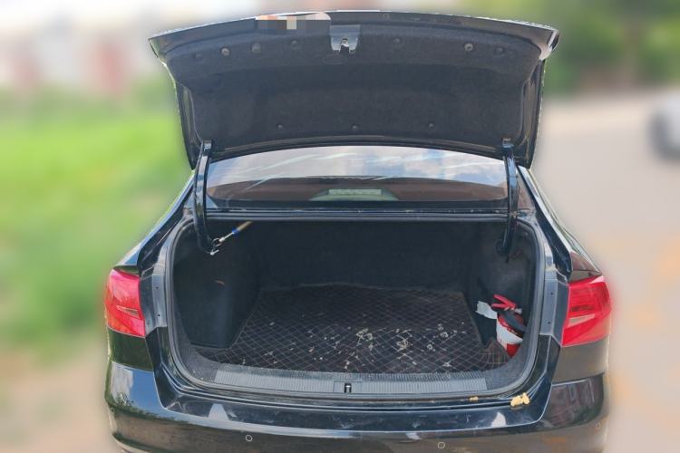 Used Volkswagen Bora 2017 1.6L Manual Fashion Model Trunk