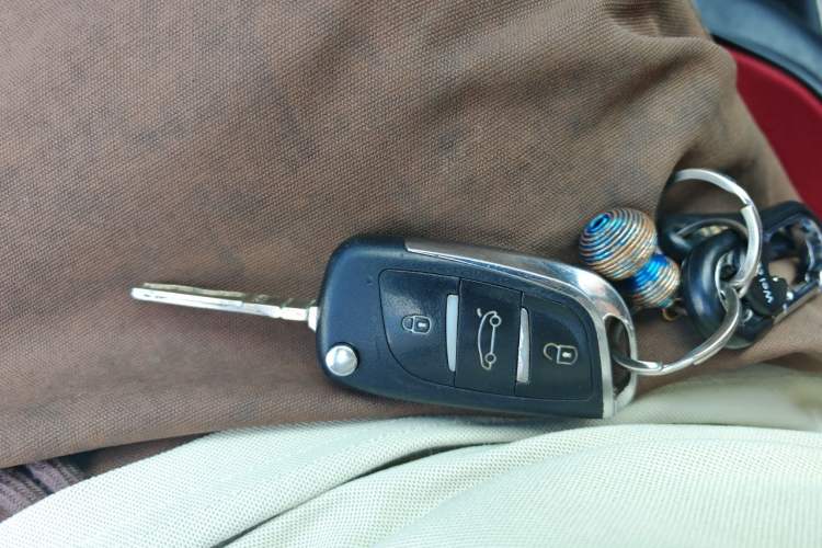 Used Volkswagen Bora 2017 1.6L Manual Fashion Model Vehicle Key