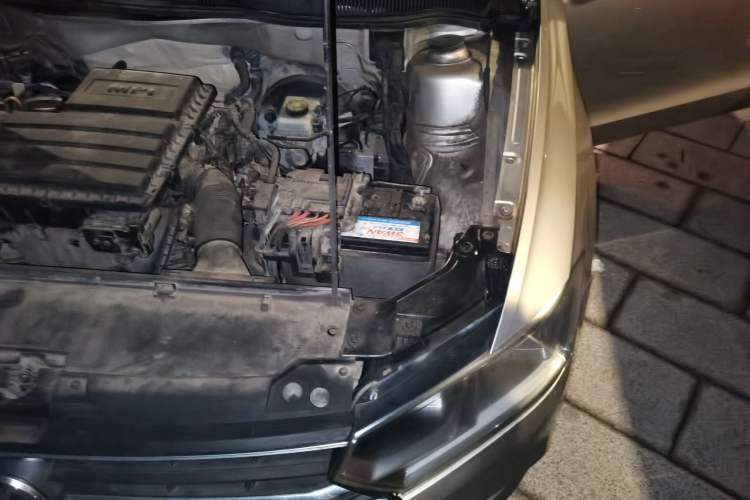 Used Volkswagen Bora 2017 1.6L Manual Fashion Model Engine Bay Left