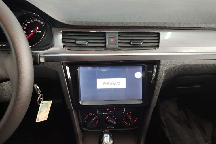 Used Volkswagen Bora 2017 1.6L Automatic Fashion Model Audio And AC Panel