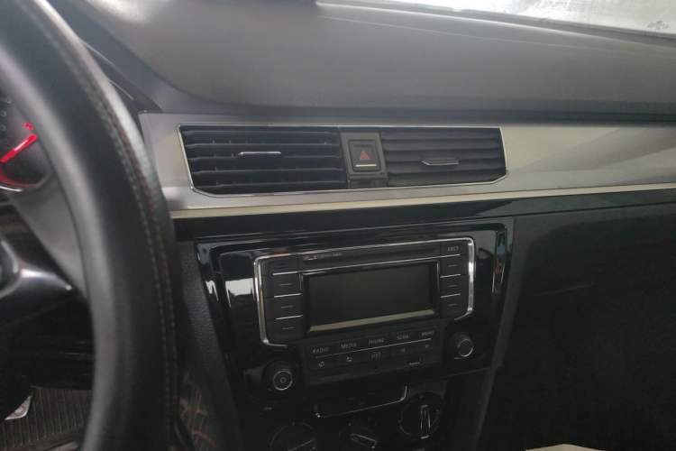 Used Volkswagen Bora 2017 1.6L Manual Comfort Model Audio And AC Panel