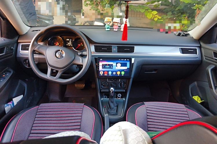Used Volkswagen Bora 2017 1.6L Automatic Fashion Model Center Console