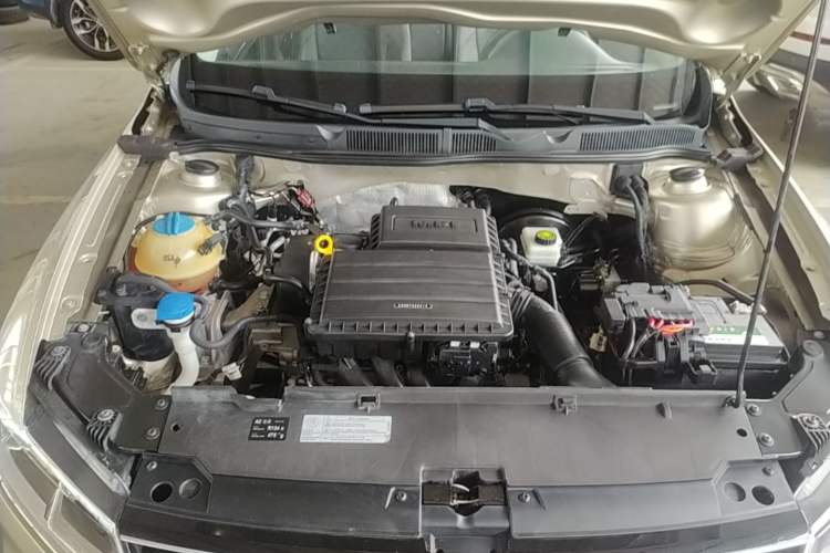 Used Volkswagen Bora 2017 1.6L Manual Comfort Model Engine Bay