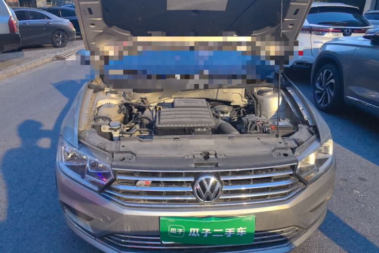 Used Volkswagen Bora 2017 1.6L Manual Fashion Model Engine Bay