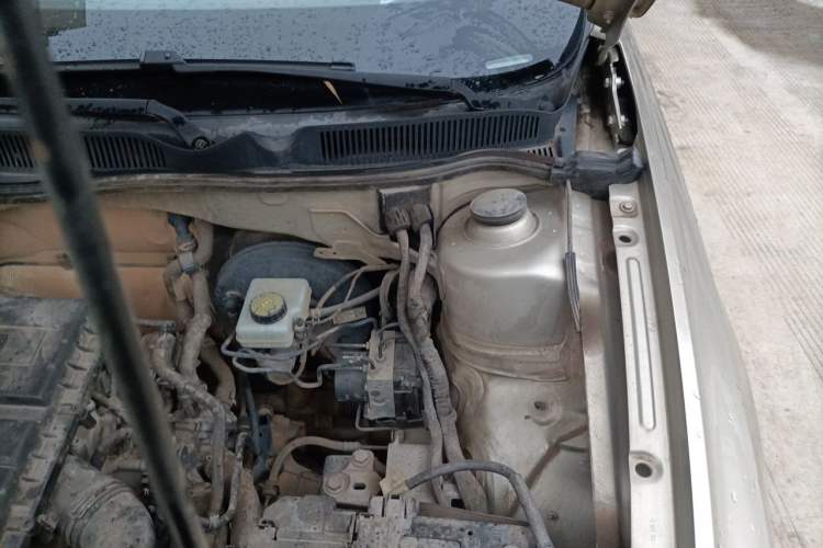 Used Volkswagen Bora 2017 1.6L Manual Comfort Model Engine Bay Left