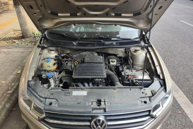Used Volkswagen Bora 2017 1.6L Manual Fashion Model Engine Bay