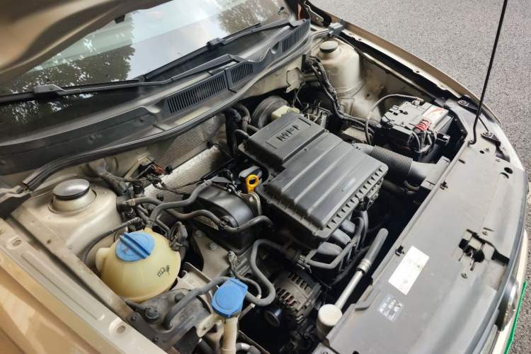 Used Volkswagen Bora 2017 1.6L Manual Fashion Model Engine Bay Right