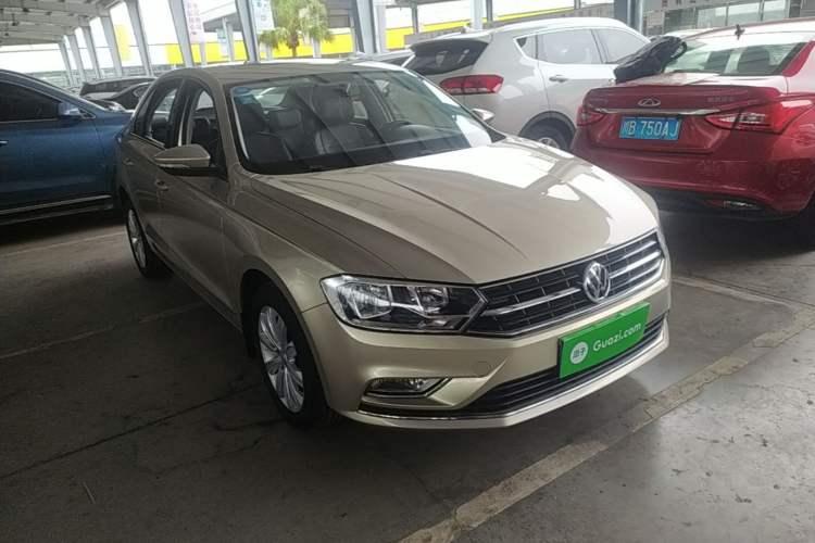 Used Volkswagen Bora 2017 1.6L Manual Comfort Model Front Right 45 Deg