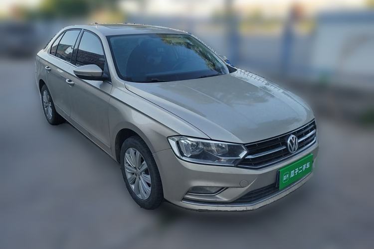 Used Volkswagen Bora 2017 1.6L Manual Comfort Model Front Right 45 Deg