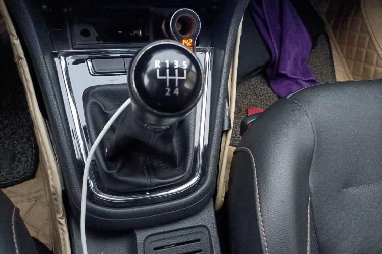 Used Volkswagen Bora 2017 1.6L Manual Comfort Model Gear Lever