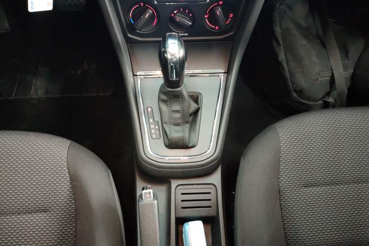 Used Volkswagen Bora 2017 1.6L Automatic Fashion Model Gear Lever