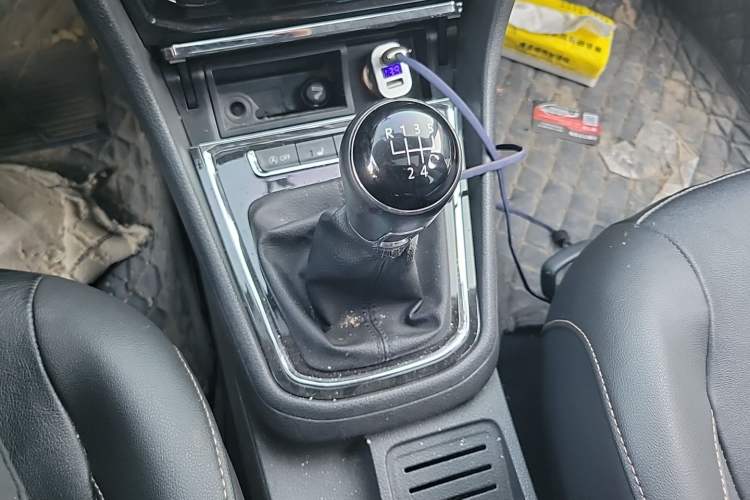 Used Volkswagen Bora 2017 1.6L Manual Comfort Model Gear Lever