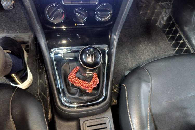 Used Volkswagen Bora 2017 1.6L Manual Comfort Model Gear Lever