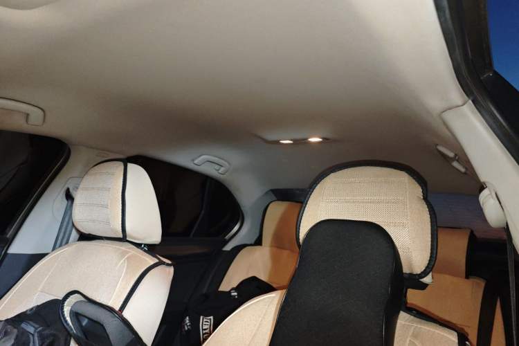 Used Volkswagen Bora 2017 1.6L Automatic Fashion Model Headliner