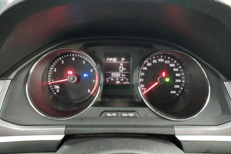 Used Volkswagen Bora 2017 1.6L Automatic Fashion Model Instrument Cluster