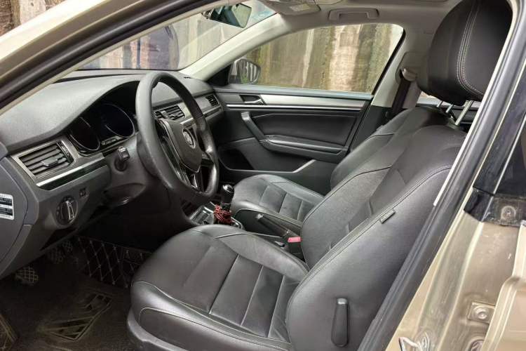 Used Volkswagen Bora 2017 1.6L Manual Comfort Model Left Front Seat