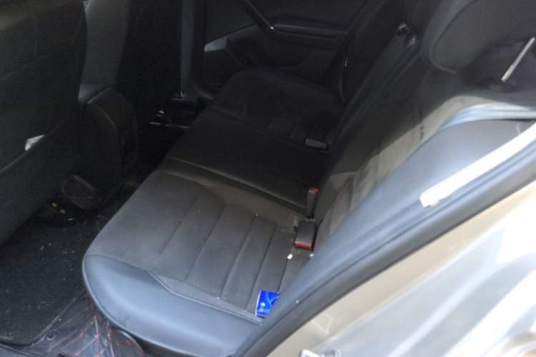 Used Volkswagen Bora 2017 1.6L Automatic Two-Millionth-Vehicle Commemorative Edition Left Rear Seat