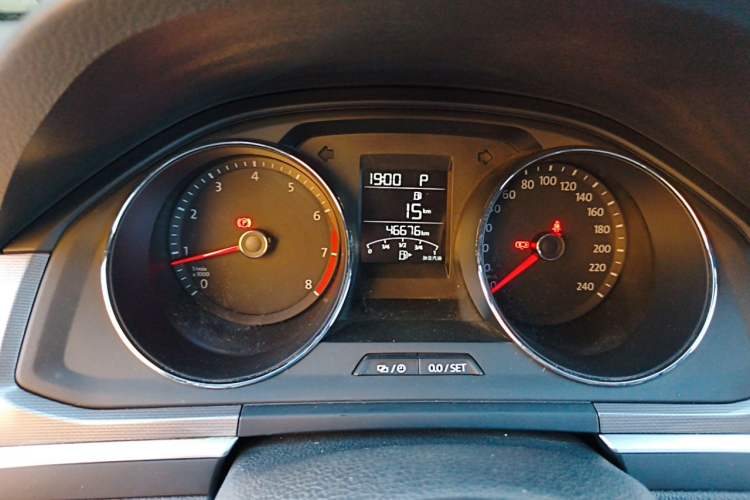 Used Volkswagen Bora 2017 1.6L Automatic Fashion Model Odometer Close Up