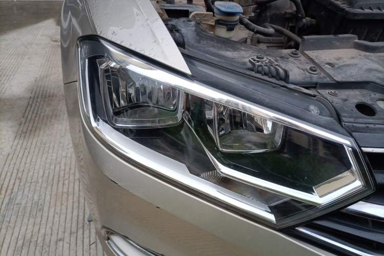 Used Volkswagen Bora 2017 1.6L Manual Comfort Model Right Front Headlight