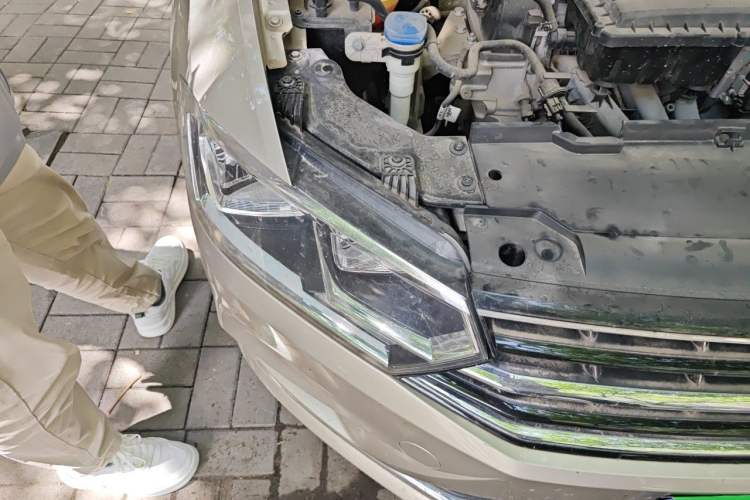 Used Volkswagen Bora 2017 1.6L Manual Comfort Model Right Front Headlight