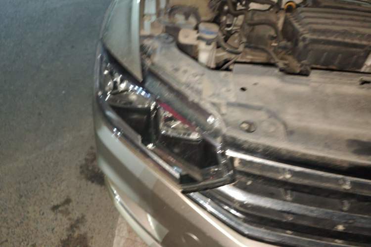 Used Volkswagen Bora 2017 1.6L Automatic Comfort Model Right Front Headlight