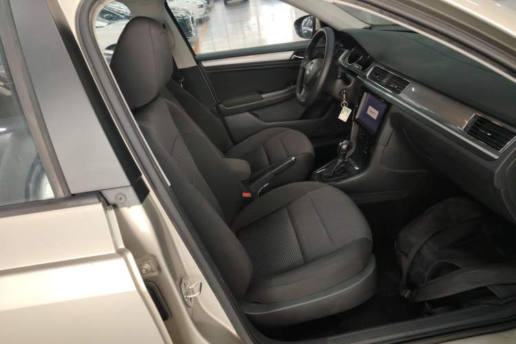 Used Volkswagen Bora 2017 1.6L Automatic Fashion Model Right Front Seat