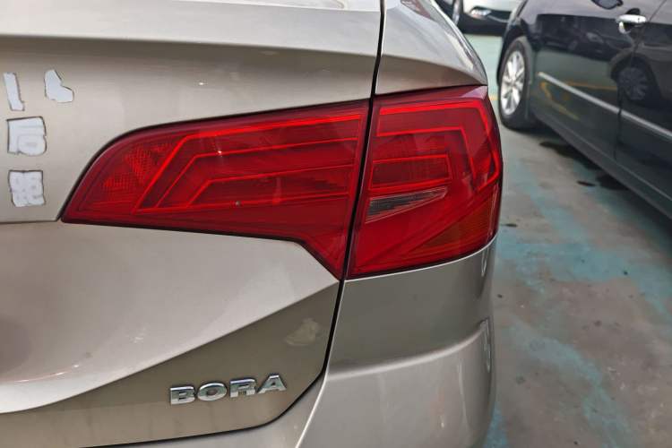Used Volkswagen Bora 2017 1.6L Automatic Comfort Model Right Rear Taillight