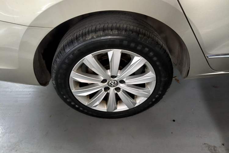 Used Volkswagen Bora 2017 1.6L Manual Comfort Model Right Rear Wheel Hub