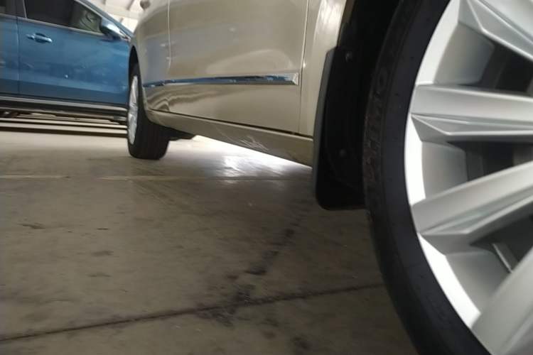 Used Volkswagen Bora 2017 1.6L Manual Comfort Model Right Side Sill