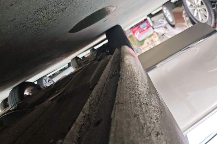 Used Volkswagen Bora 2017 1.6L Automatic Comfort Model Right Side Sill