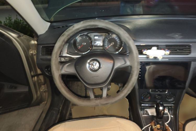 Used Volkswagen Bora 2017 1.6L Automatic Fashion Model Steering Wheel