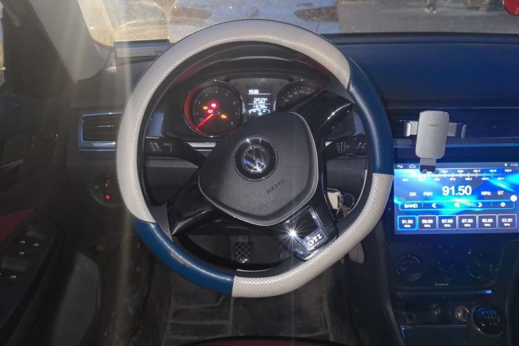 Used Volkswagen Bora 2017 1.6L Manual Fashion Model Steering Wheel