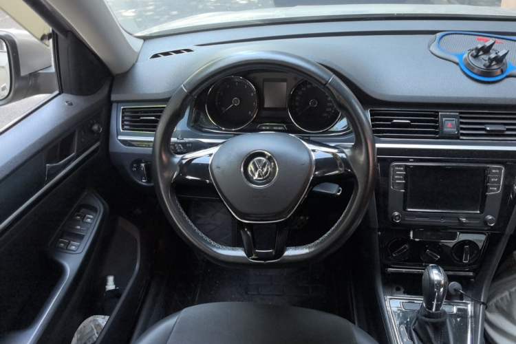 Used Volkswagen Bora 2017 1.6L Automatic Two-Millionth-Vehicle Commemorative Edition Steering Wheel