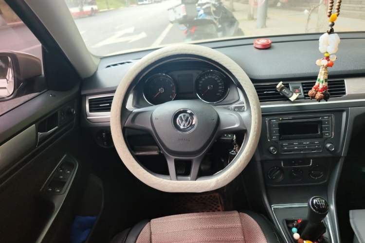 Used Volkswagen Bora 2017 1.6L Manual Fashion Model Steering Wheel