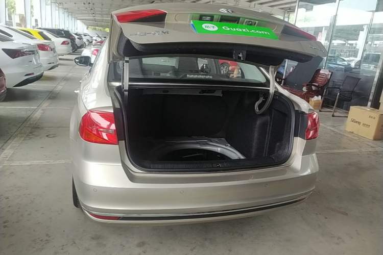 Used Volkswagen Bora 2017 1.6L Manual Comfort Model Trunk