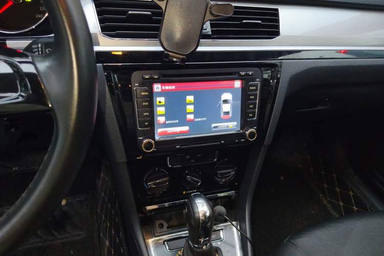 Used Volkswagen Bora 2017 1.6L Automatic Comfort Model Audio And AC Panel