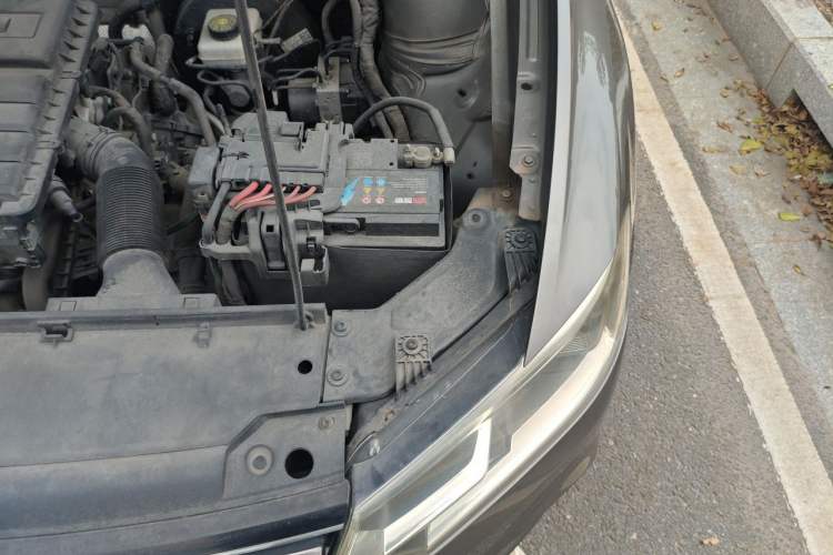 Used Volkswagen Bora 2017 1.6L Automatic Comfort Model Engine Bay Left