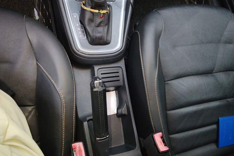 Used Volkswagen Bora 2017 1.6L Automatic Comfort Model Gear Lever