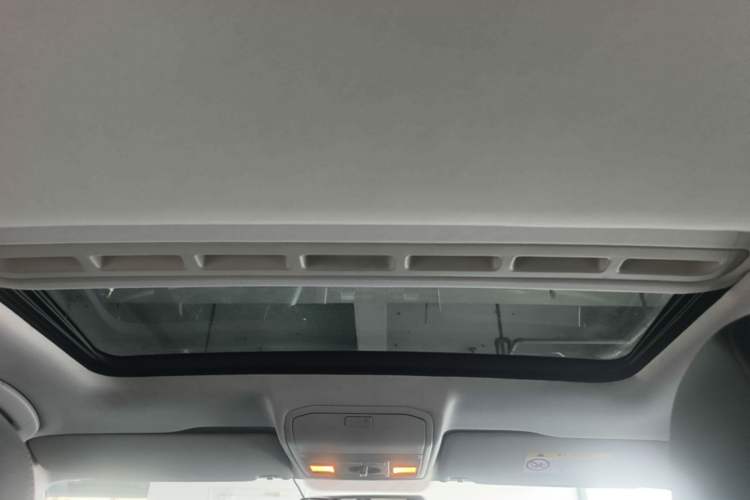 Used Volkswagen Bora 2017 1.6L Automatic Comfort Model Headliner