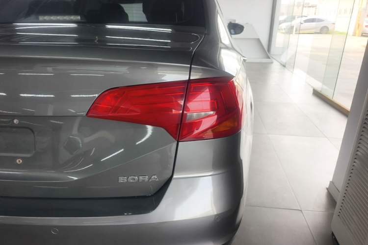 Used Volkswagen Bora 2017 1.6L Automatic Comfort Model Right Rear Taillight