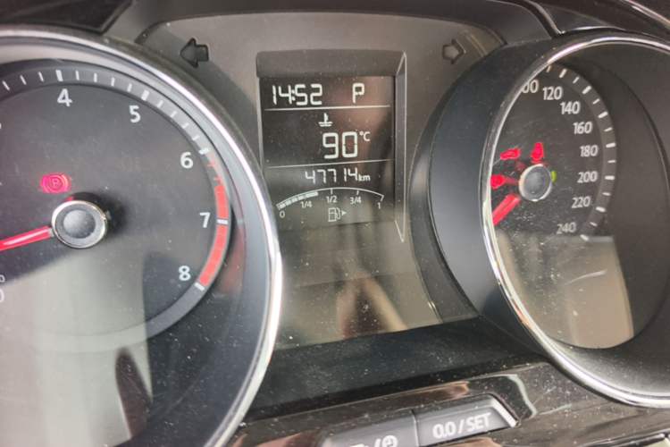 Used Volkswagen Bora 2017 1.6L Automatic Comfort Model Odometer Close Up