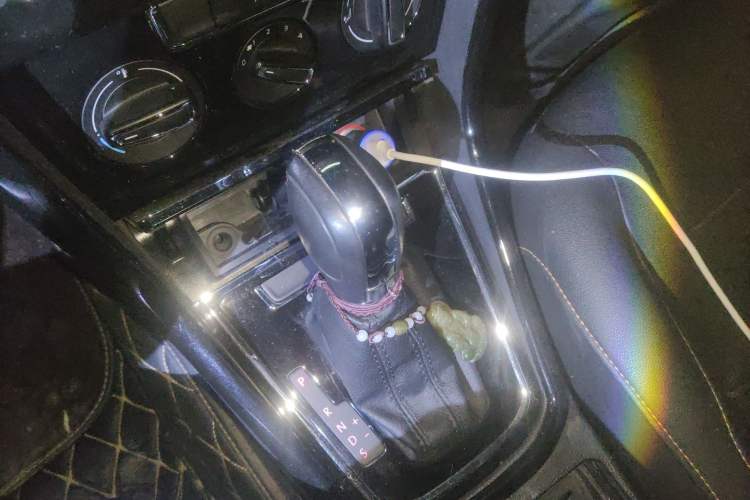 Used Volkswagen Bora 2017 1.6L Automatic Comfort Model Gear Lever