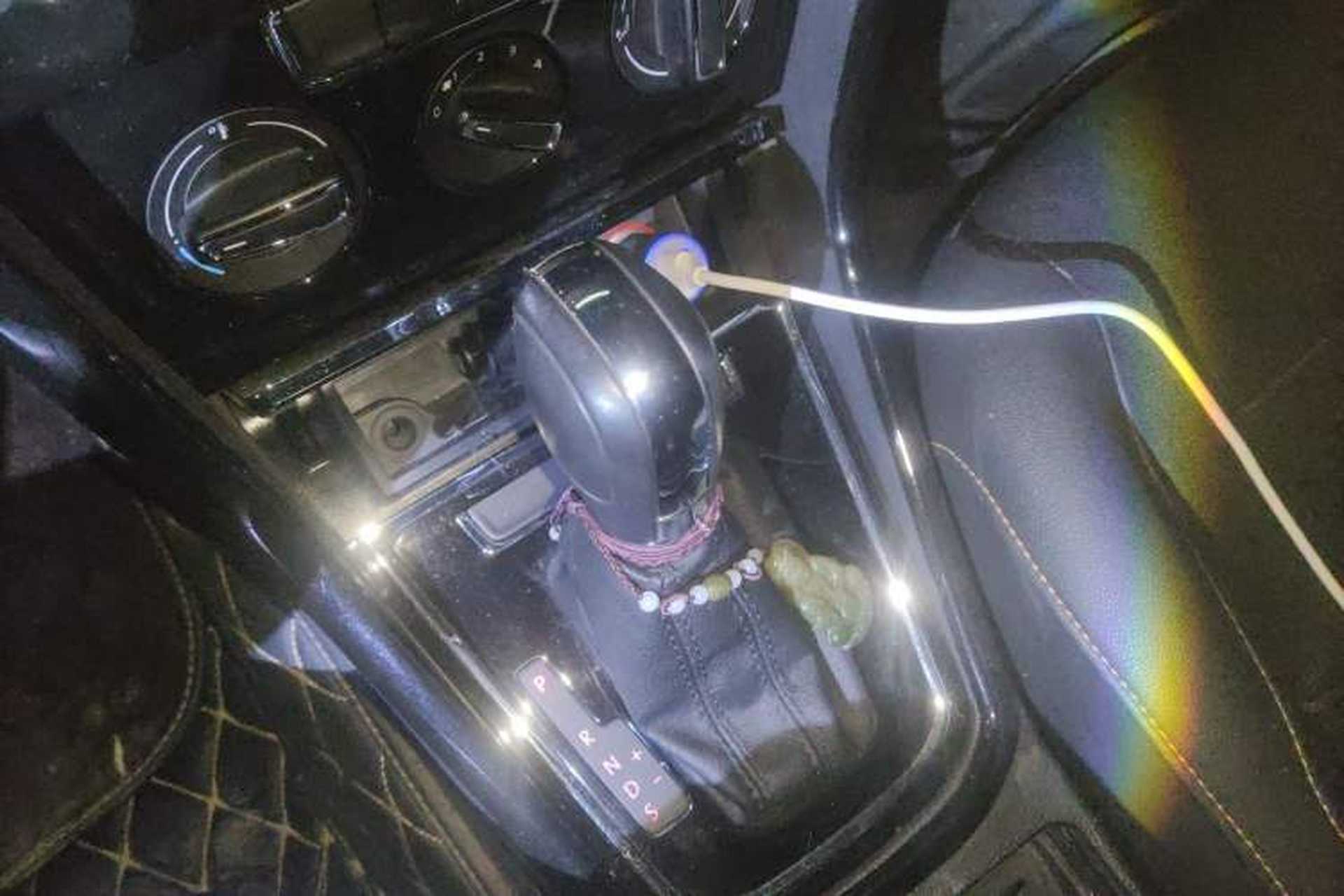 Used Volkswagen Bora 2017 1.6L Automatic Comfort Model Gear Lever