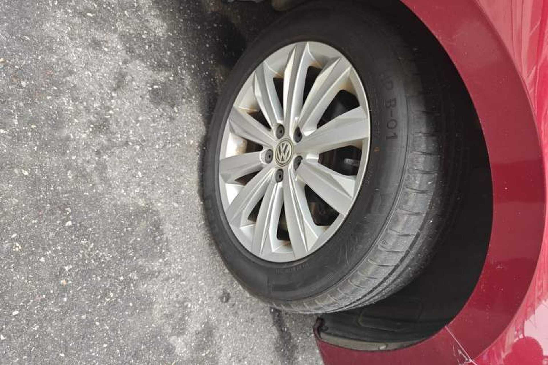 Used Volkswagen Bora 2017 1.6L Automatic Comfort Model Right Front Wheel Hub