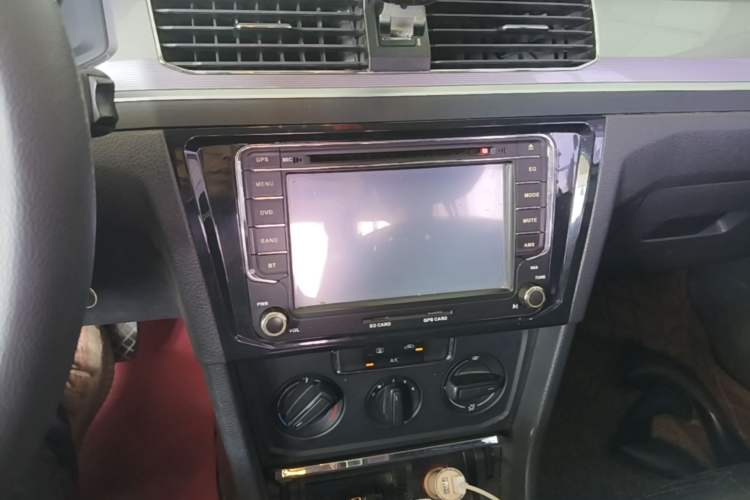 Used Volkswagen Bora 2017 1.6L Automatic Fashion Model Audio And AC Panel