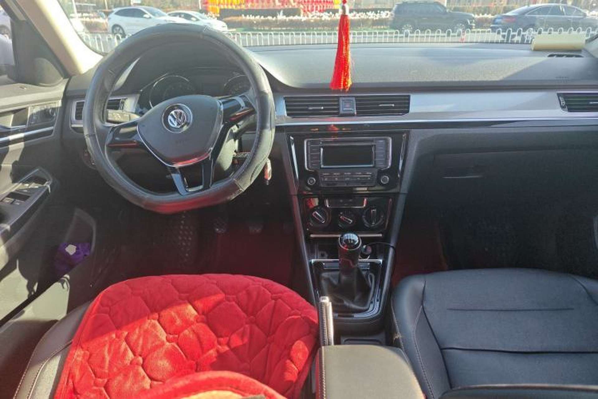 Used Volkswagen Bora 2017 1.6L Manual Comfort Model Center Console